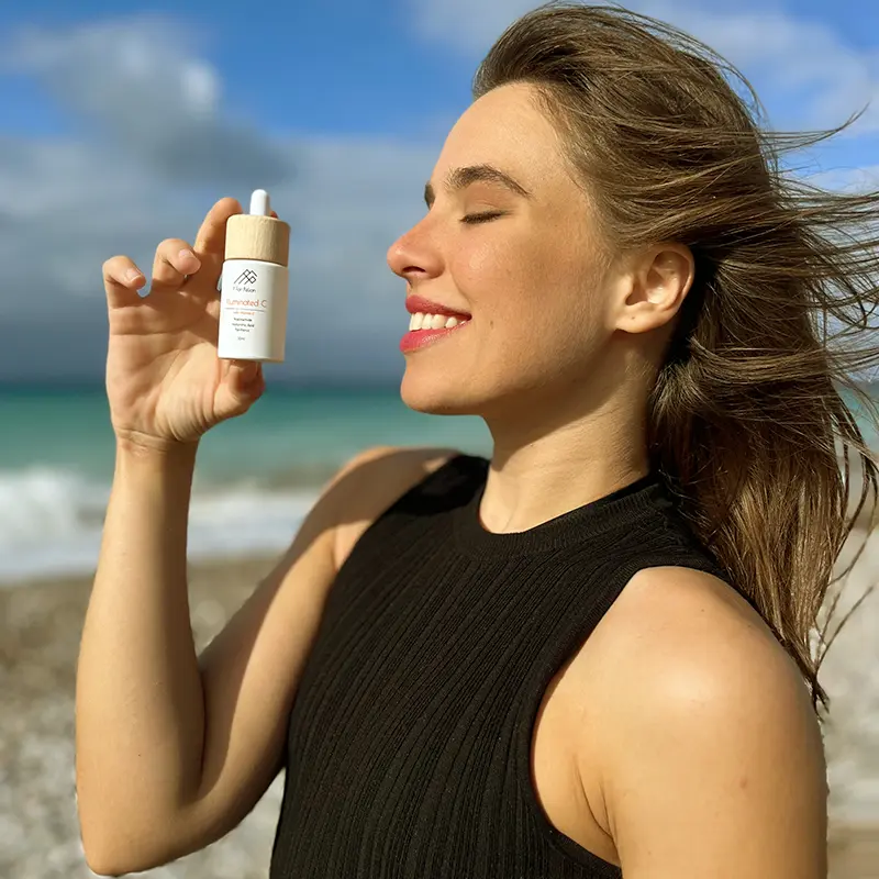 Βιταμίνη C & Κολλαγόνο: Τα serums προσώπου για λάμψη και μείωση ρυτίδων