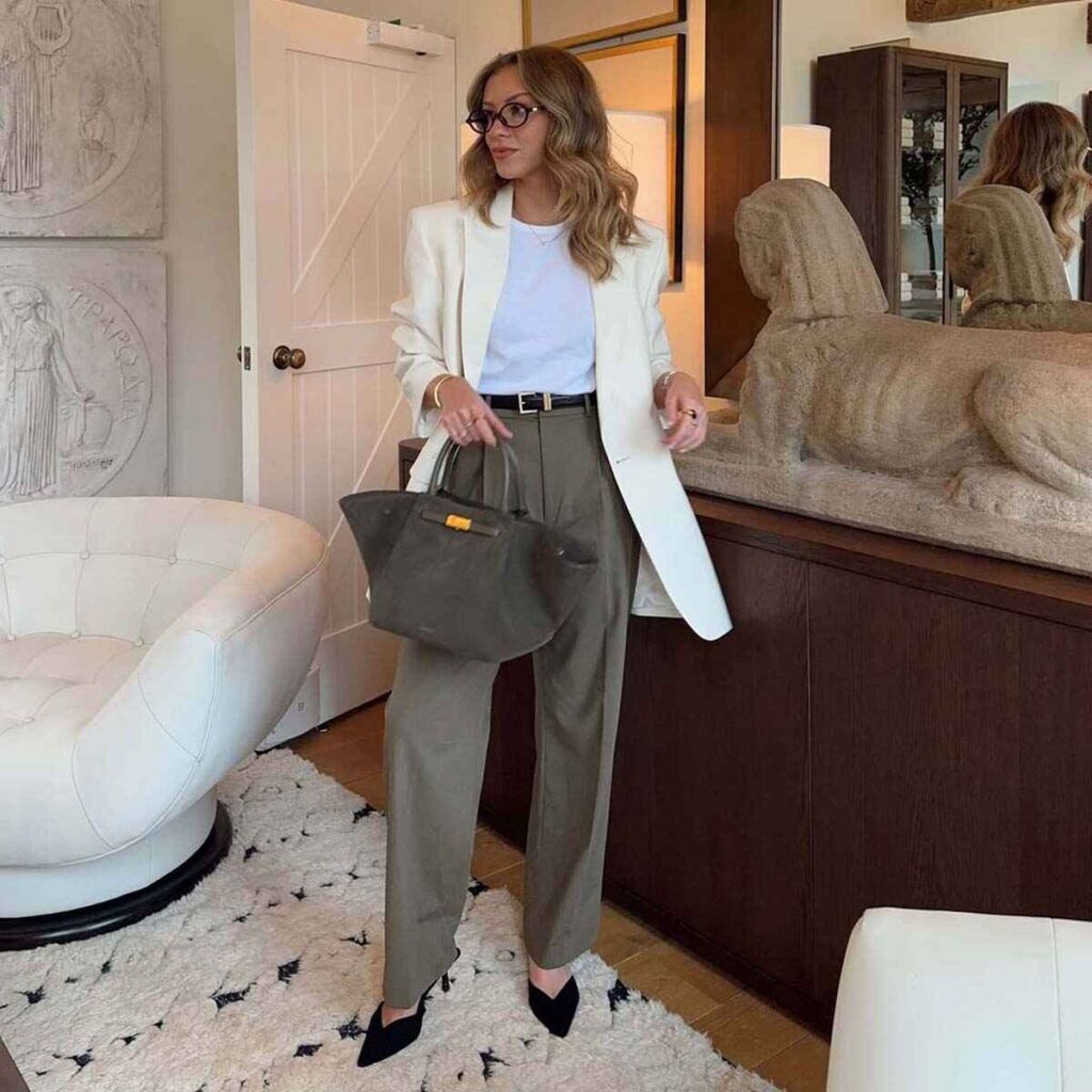 Ξεχάστε τα jeans: Αυτά τα παντελόνια κάνουν comeback