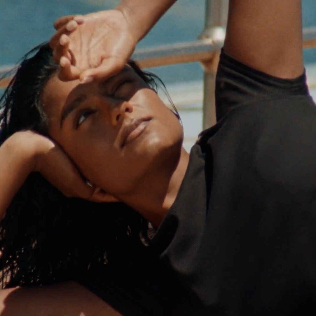 Burberry: Μια ωδή στις μικρές καθημερινές απολαύσεις της ζωής κάτω από τον ήλιο