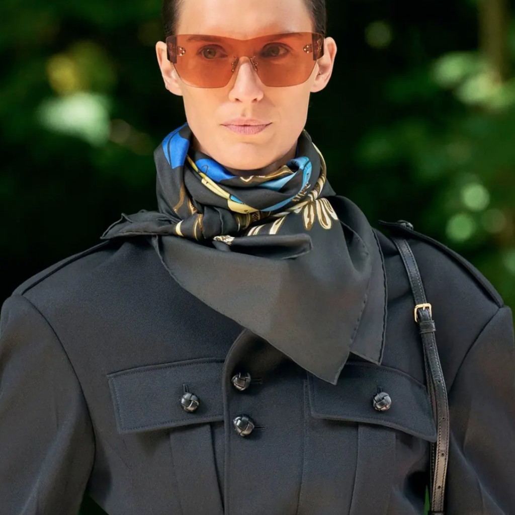 Colored lenses: Tο trend που αλλάζει τον τρόπο που βλέπουμε τη μόδα