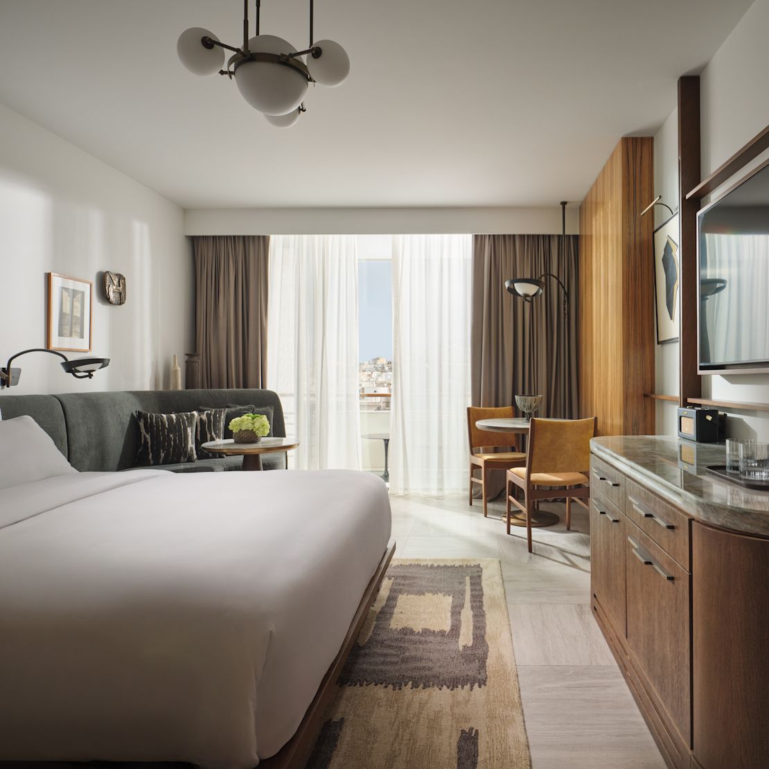 conrad-ilisian-hilton-5