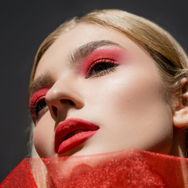 Foundation χωρίς πούδρα: Βρήκαμε τα 4 καλύτερα κάτω από 30 ευρώ