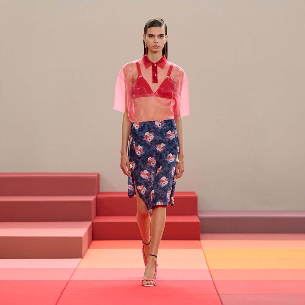 Κόκκινο με μπλε: Η πασαρέλα λέει “ναι”