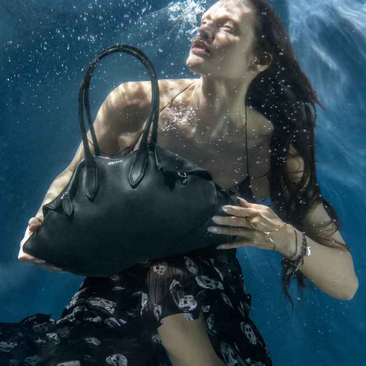 mcqueen-manta-bag (1)
