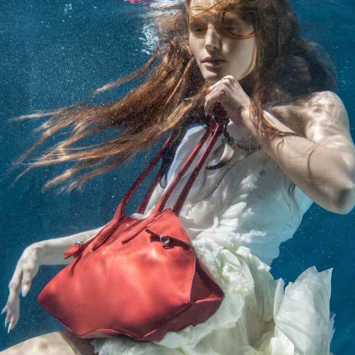 mcqueen-manta-bag (2)