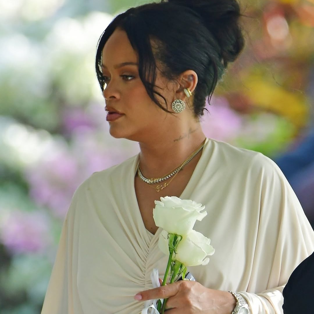 penthos-mavro-rihanna
