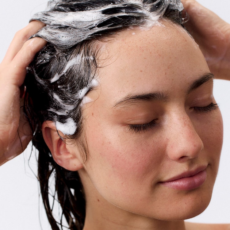 5 νέα σαμπουάν για εξειδικευμένη φροντίδα στα μαλλιά σας