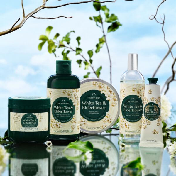 The Body Shop White Tea & Elderflower: Η πιο πολυτελής σειρά περιποίησης σώματος για ενυδάτωση, σύσφιξη και λάμψη