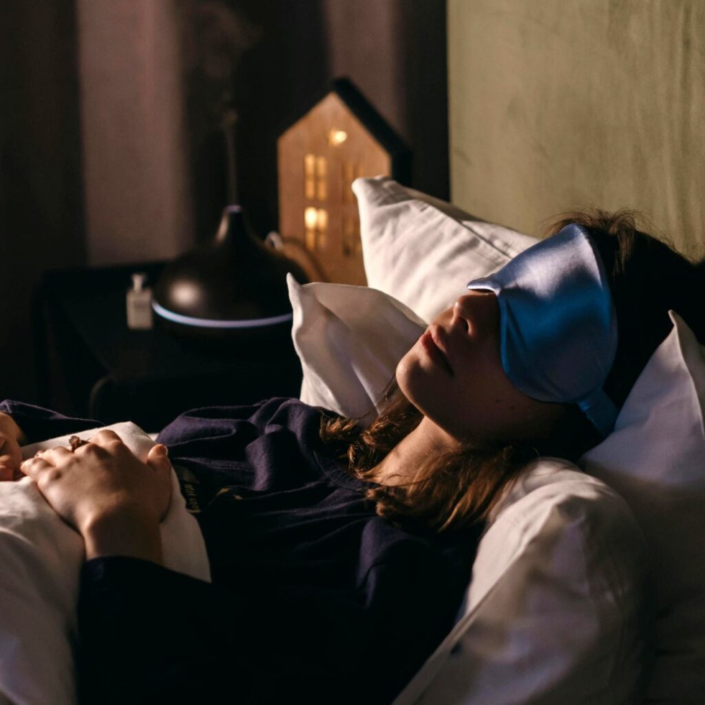 Χρειάζεστε απόλυτο σκοτάδι για να κοιμηθείτε; Τι λέει για εσάς η ψυχολογία