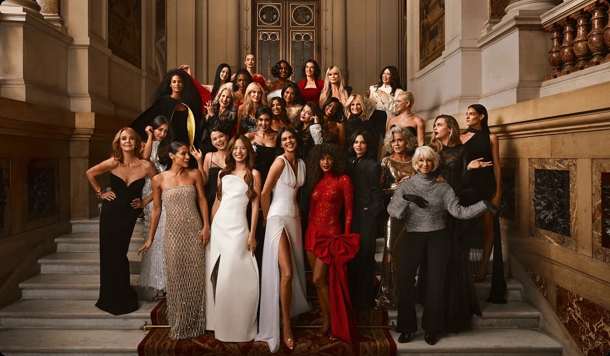 2025-loreal-consumer-products-division-brand-group-of-women-posing copy