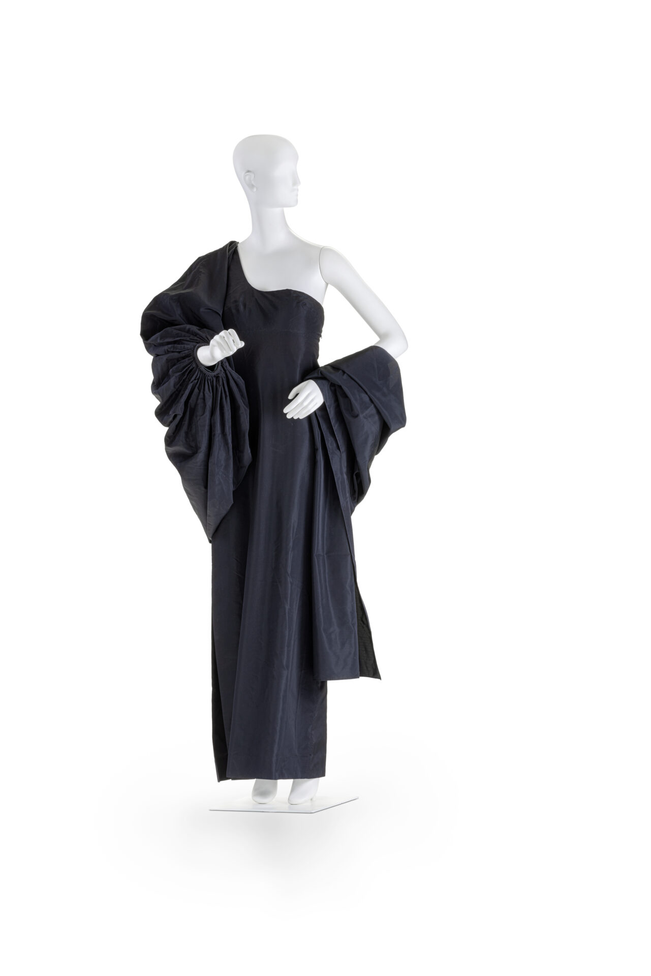 Mme_Gres_Schwarzes_Abendkleid