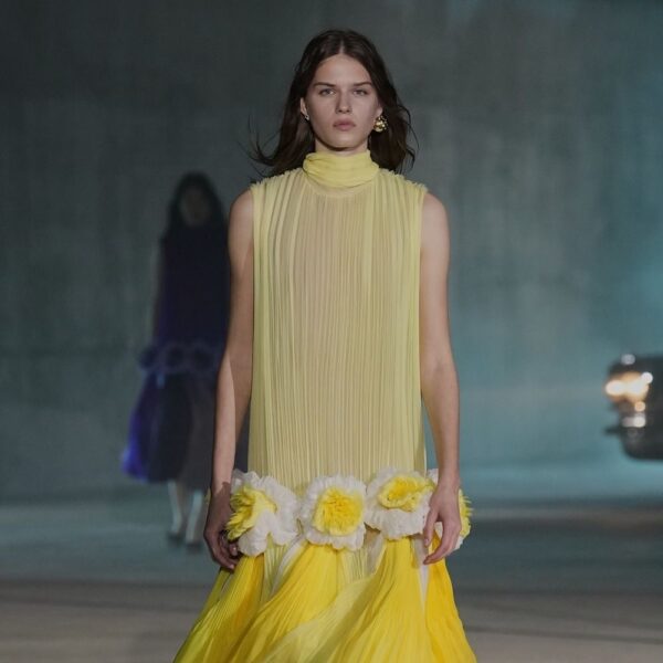 Dior Cruise 2027: Φιλμ noir αλά γαλλικά