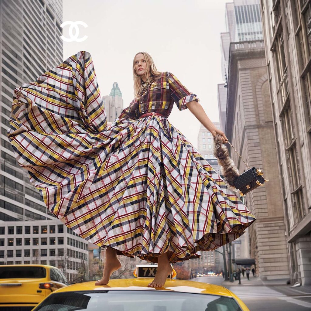 Καμπάνια Chanel Métiers d’art : Ο Matthieu Blazy κατάφερε να βρίσκεται στη Νέα Υόρκη χωρίς να βγει καν από το γραφείο του