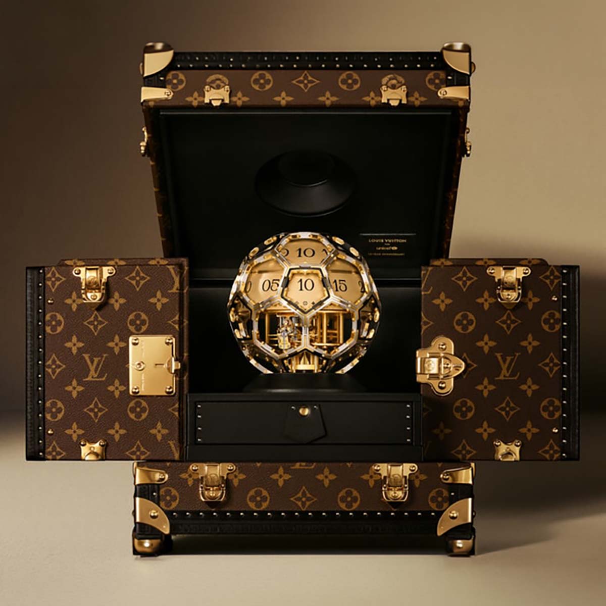 louis-vuitton-