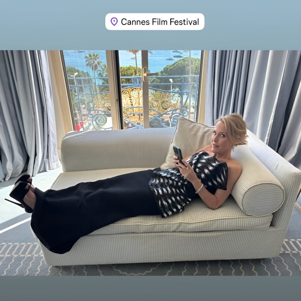mary-katrantzou_cannes_gillian_anderson (1)