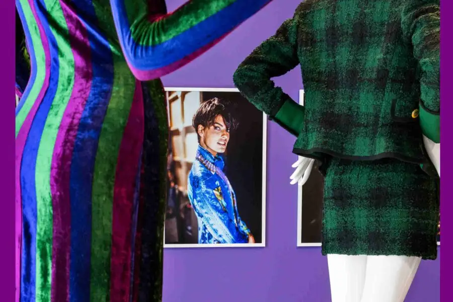 49234_vue-expo-gianni-versace-retrospective-copyright-paula-caballero_landscape_3-2_l