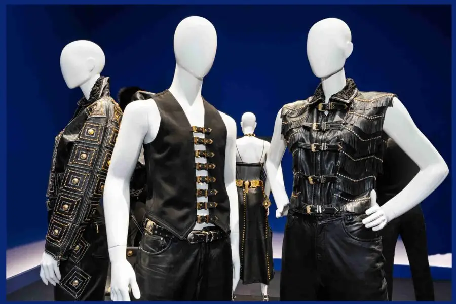49235_vue-expo-gianni-versace-retrospective-copyright-paula-caballero-dreamrealizer_landscape_3-2_l