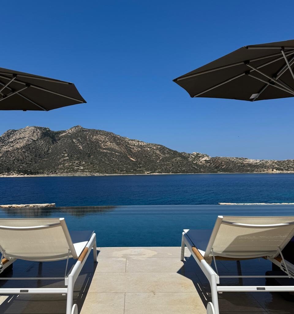 AMO_EXTERIOR POOL 1
