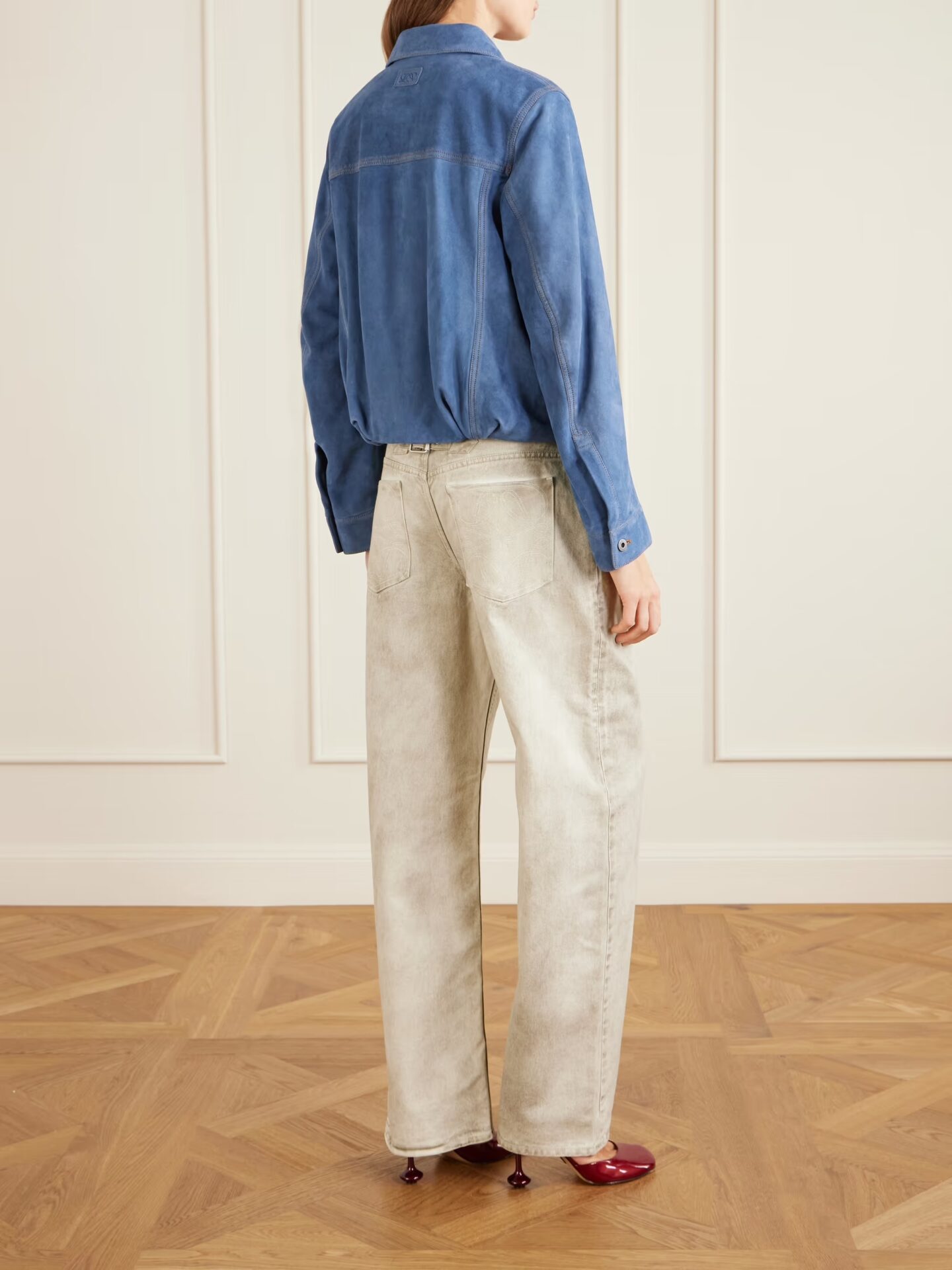 Loewe back