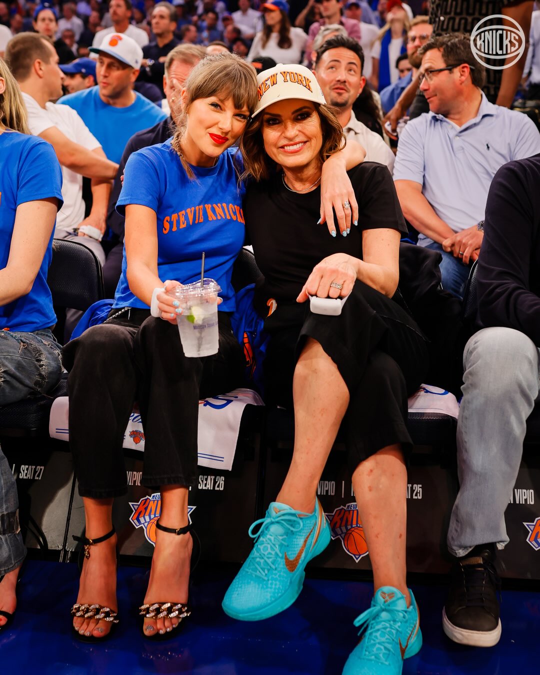 Taylor Swift -Mariska Hargitay