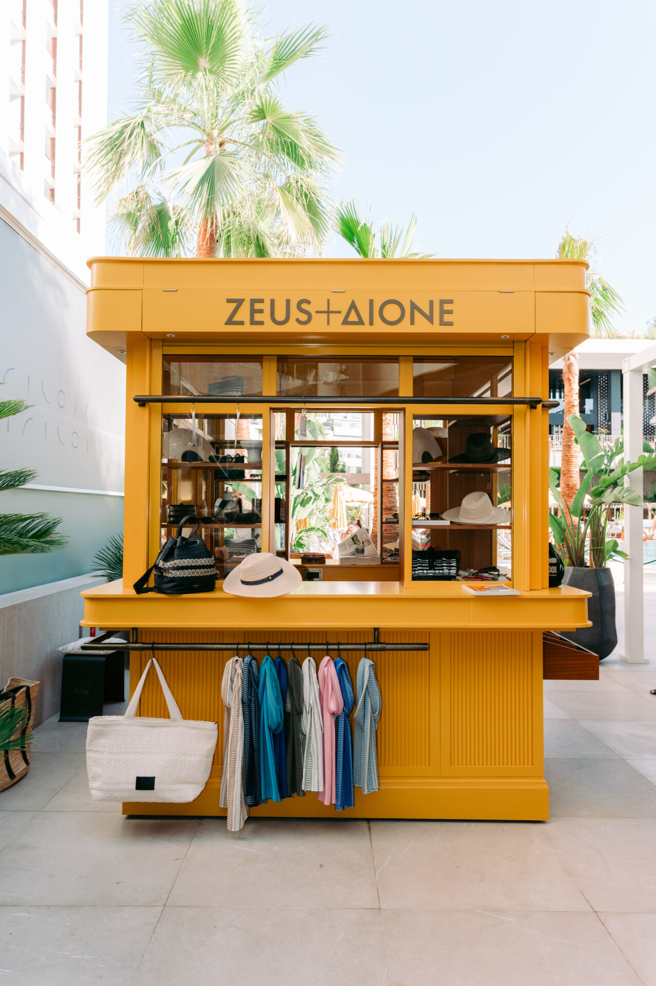 The Poolside Kiosk of Zeus+Dione at The Ilisian (3)