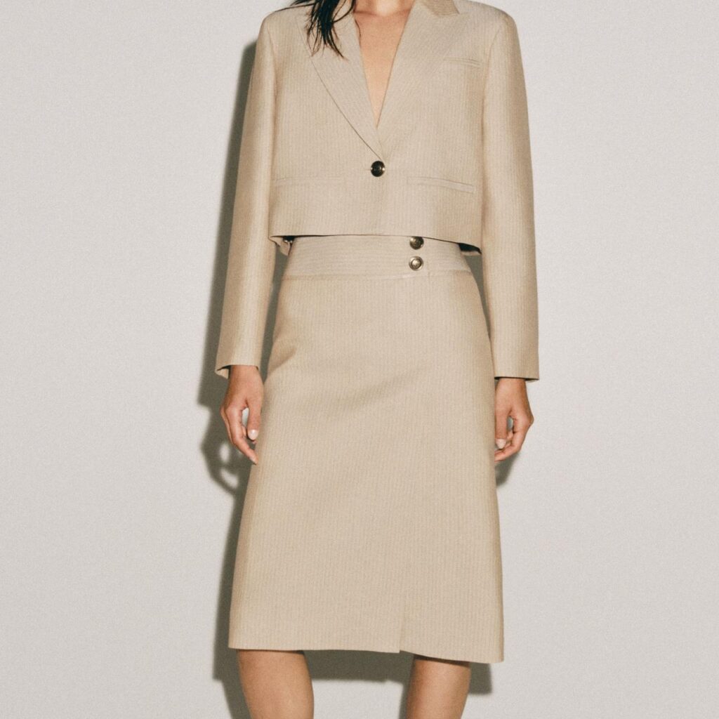 beige buttons