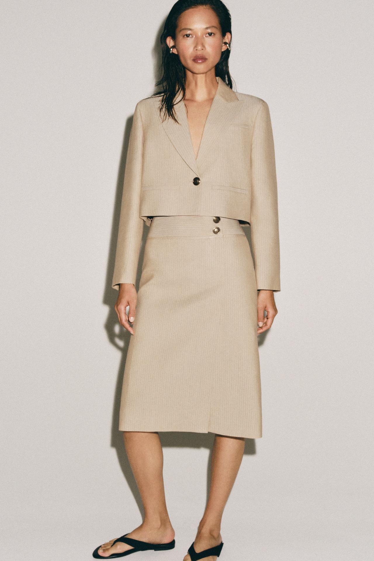 beige buttons