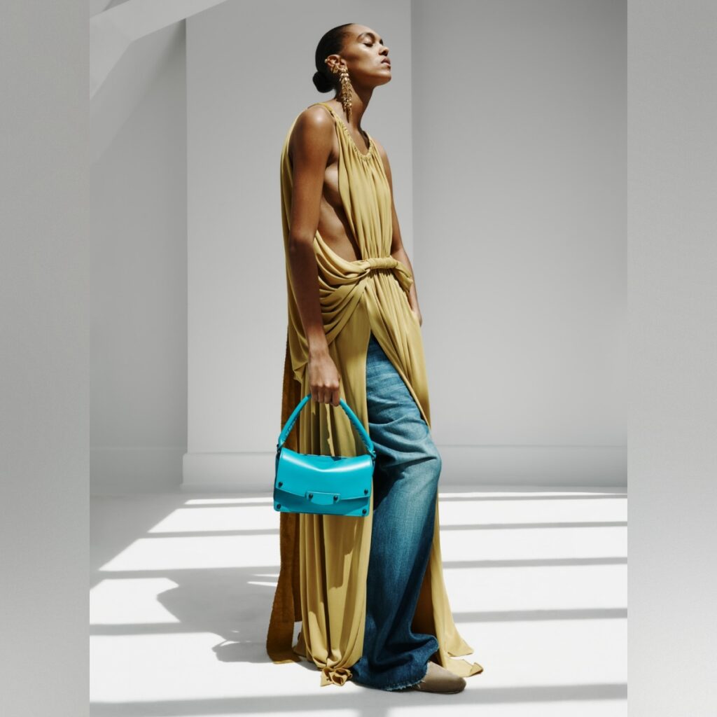 balenciaga square (1)