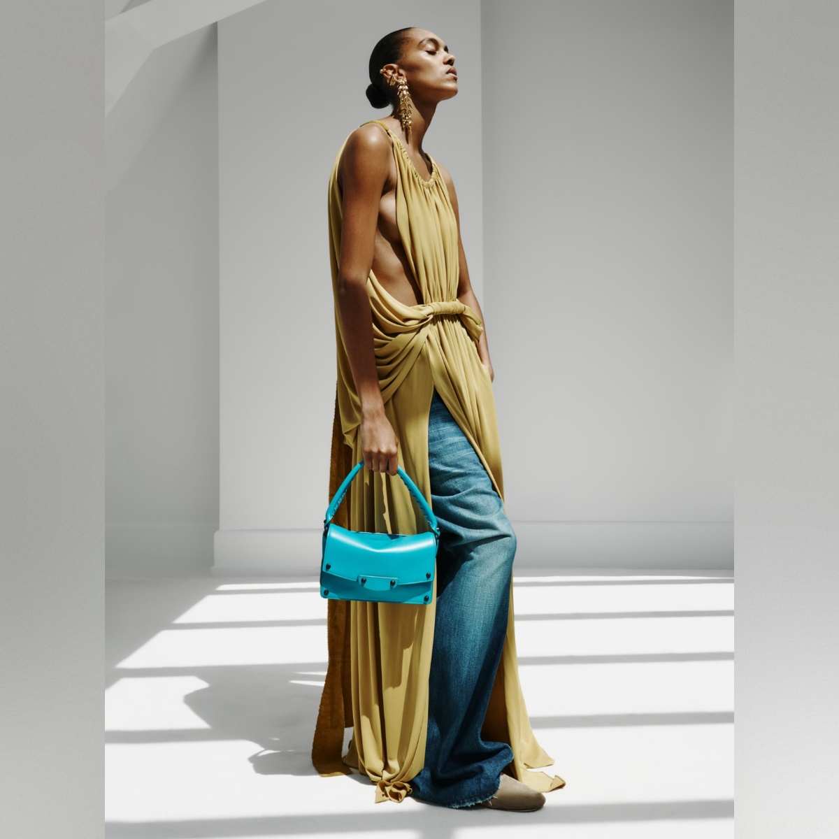 balenciaga square (1)