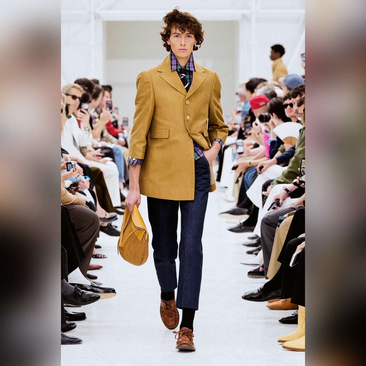 celine-men-spring-2027-square (5)