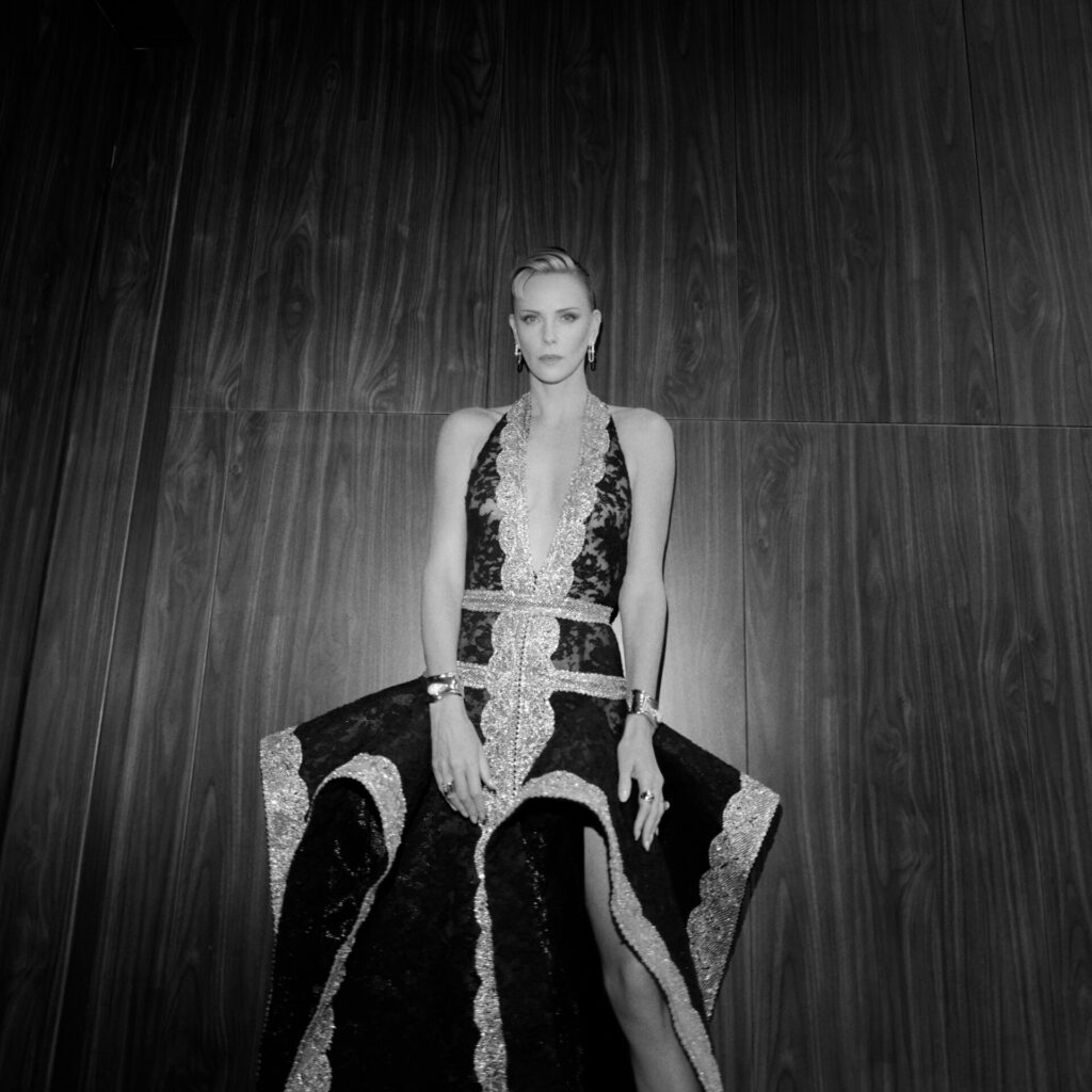 Charlize Theron-givenchy (2)