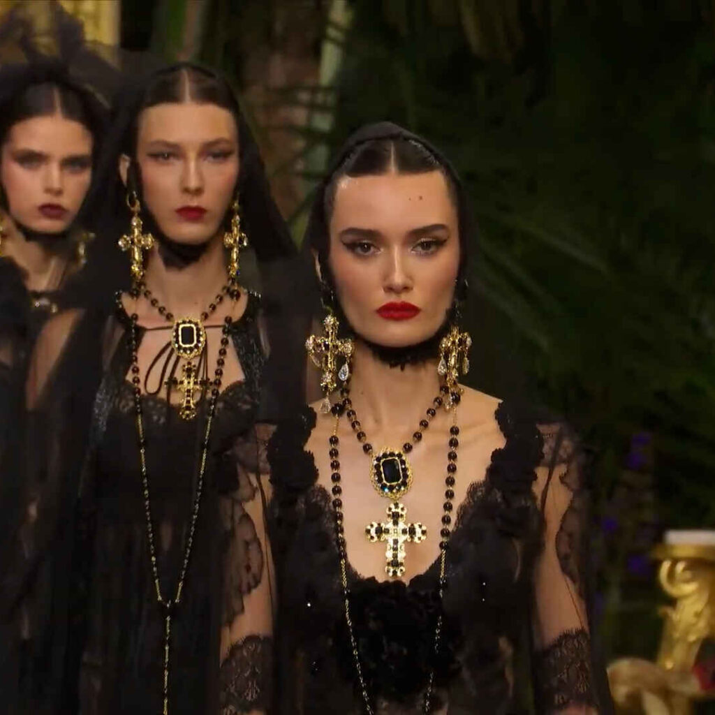 Dolce & Gabbana Alta Moda: Συνάντηση με τους θεούς στη Σικελία