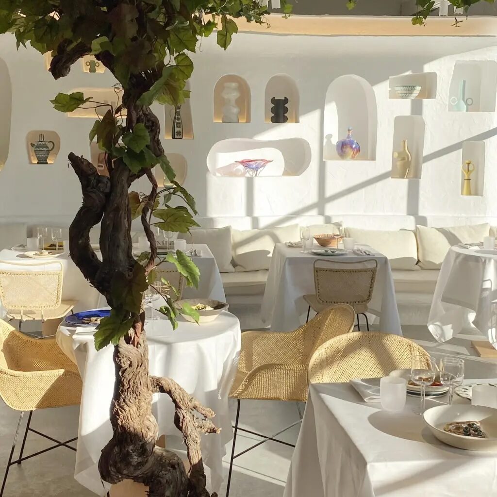 Jacquemus-Café-Experiences-—-Paris-1024x1536.jpeg copy 2