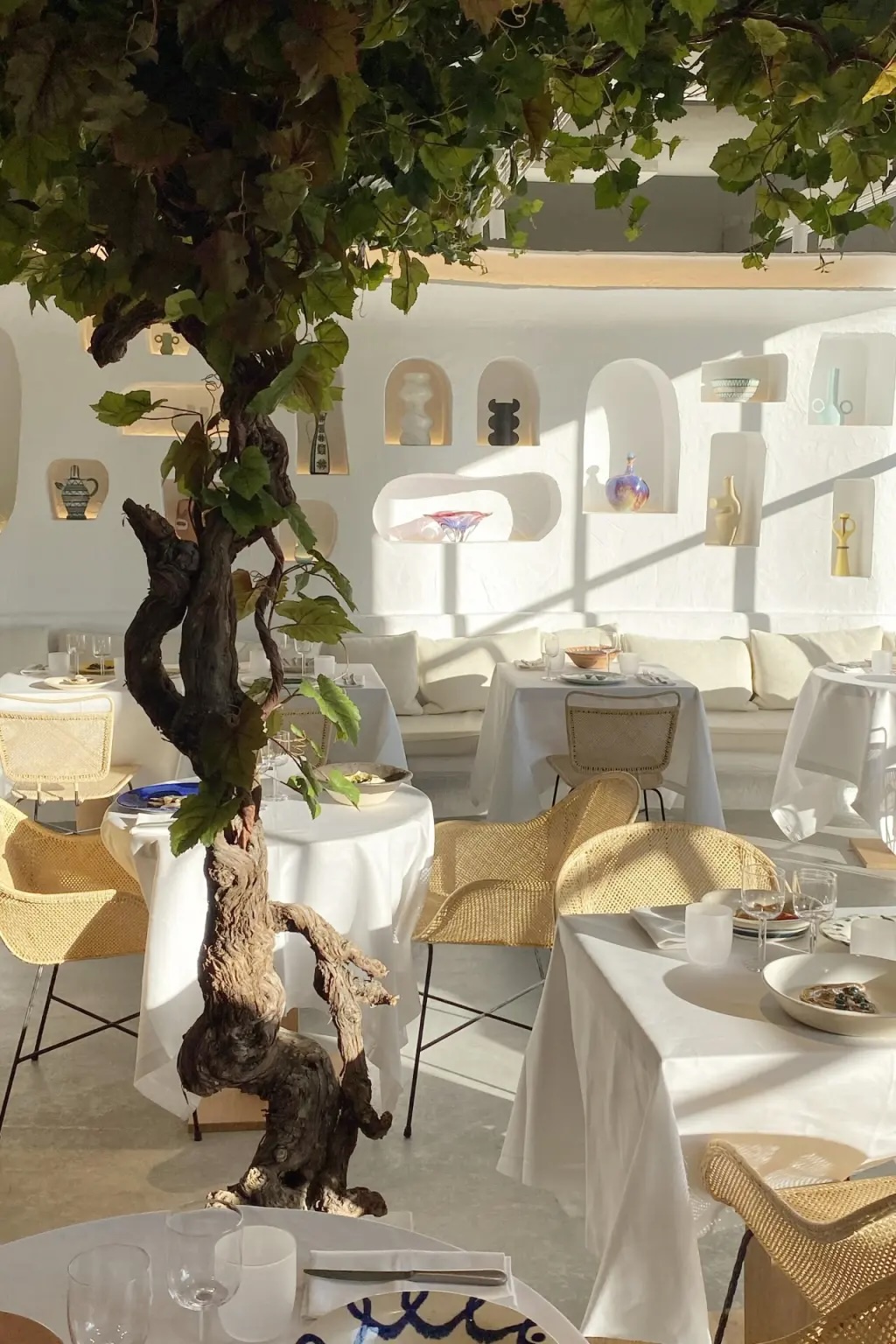 Jacquemus-Café-Experiences-—-Paris-1024x1536.jpeg copy 2