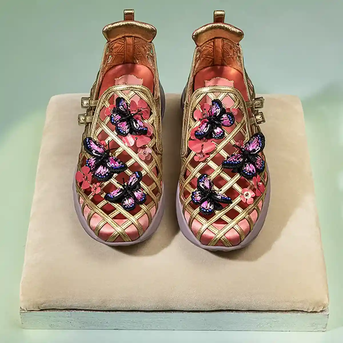 Roger-Vivier-Autumn-Winter-2026-11