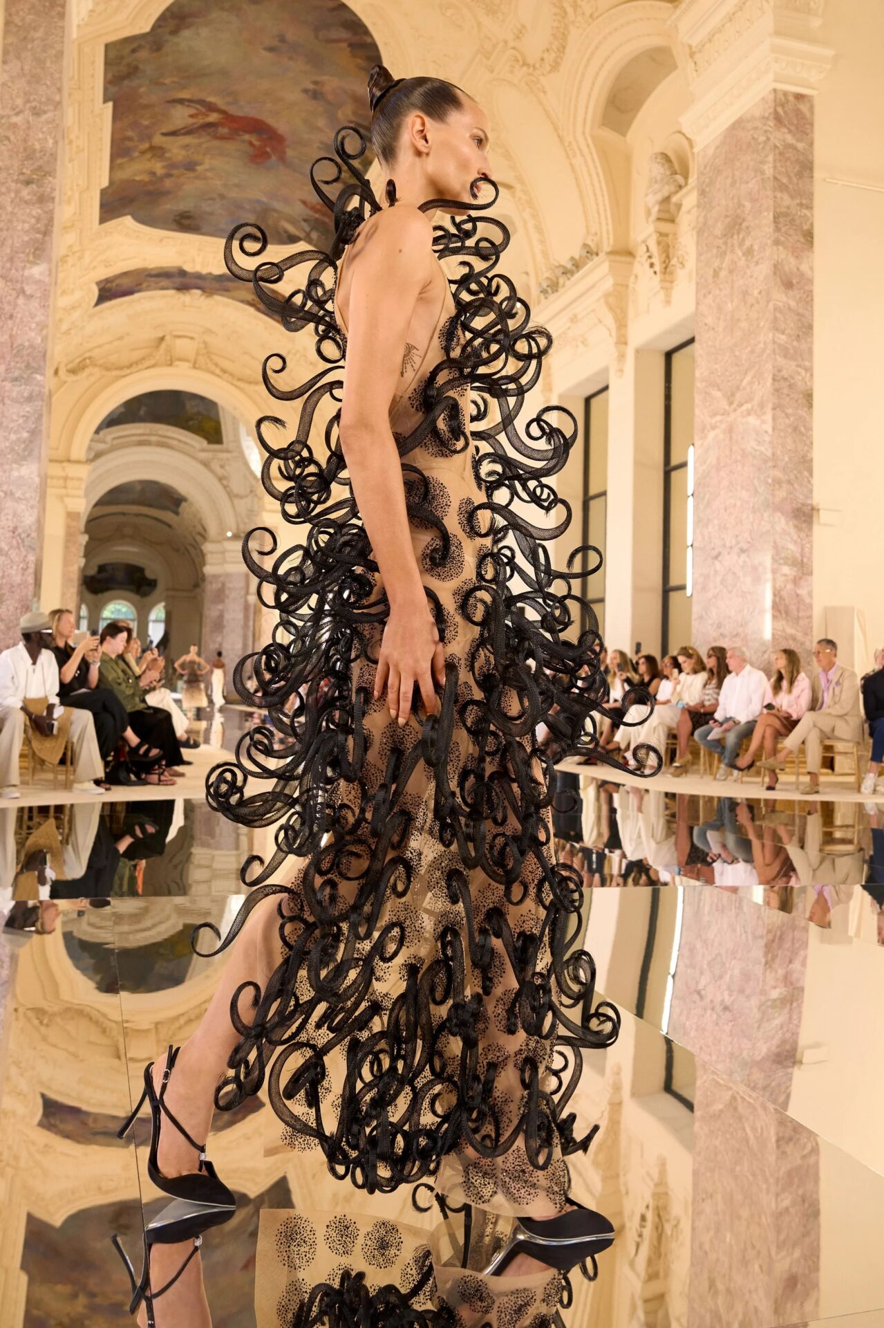 Schiaparelli_HCFW2627_9 copy