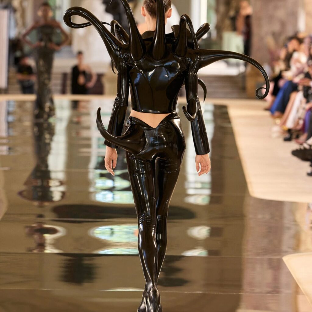 Schiaparelli_HCFW2627_Back_10 copy
