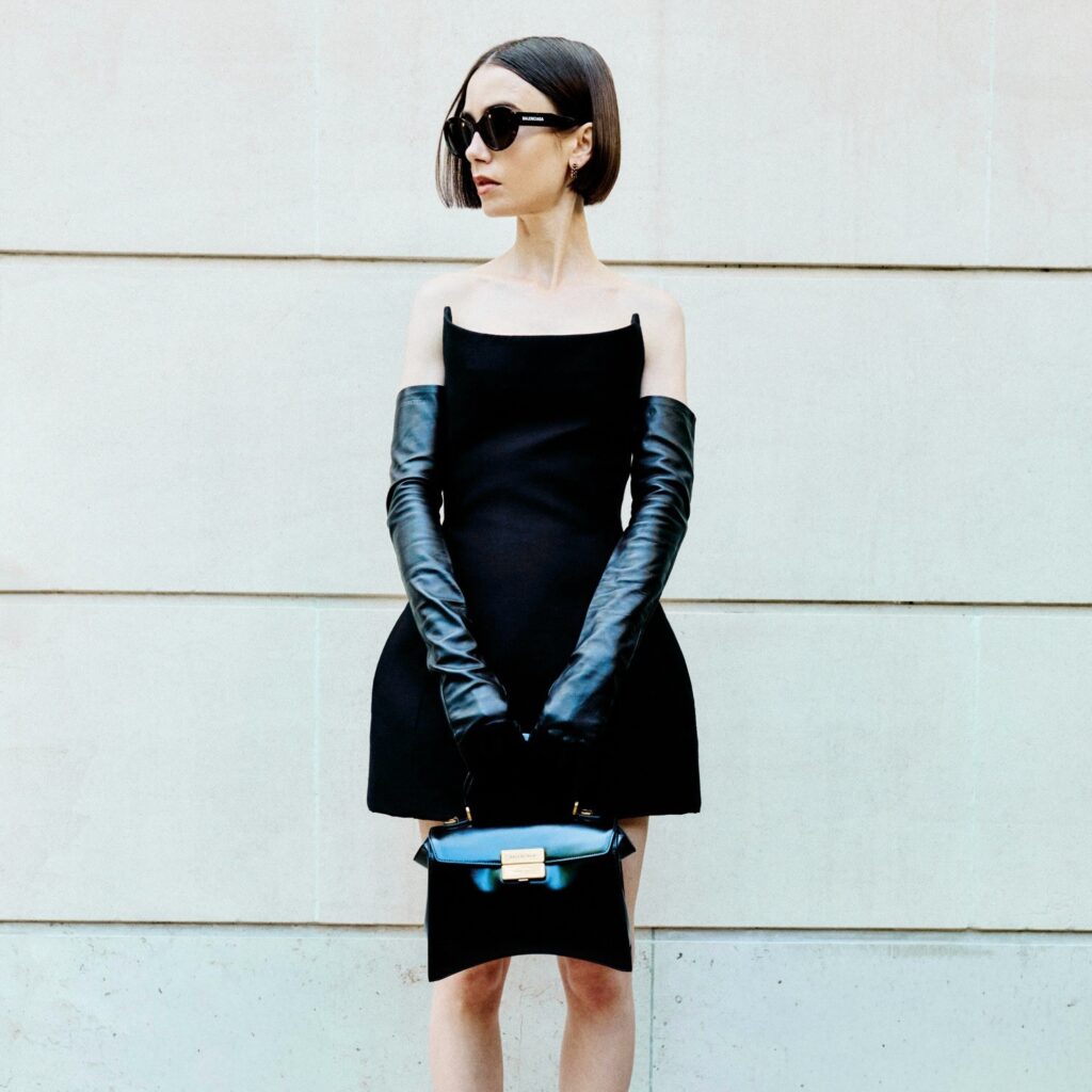 lily_collins-balenciaga_square_mayro (2)