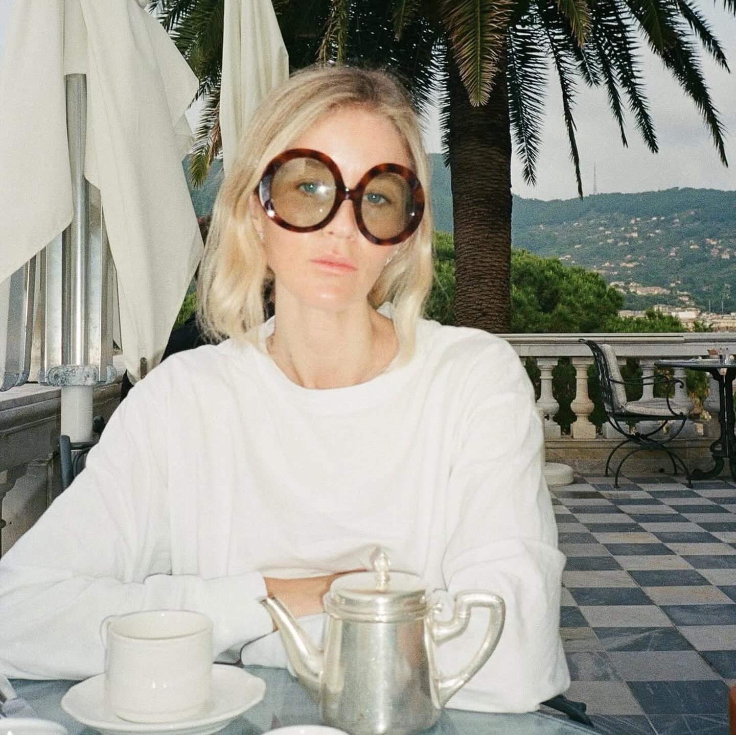 oversized-gyalia-iliou