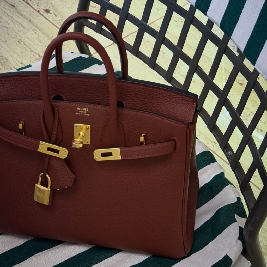 “Πάρε “μαϊμού” να ησυχάσεις”: Όταν μια Hermès θέτει σε κίνδυνο τη σωματική μας ακεραιότητα