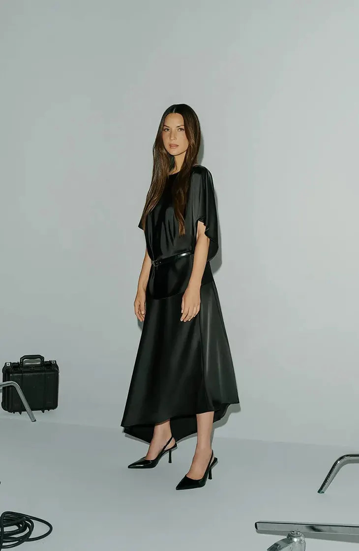Olivia-Munn-Anne-Klein-