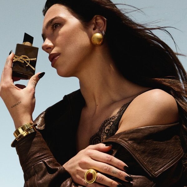 Η Dua Lipa δίνει νέα διάσταση στο άρωμα Libre της YSL Beauty