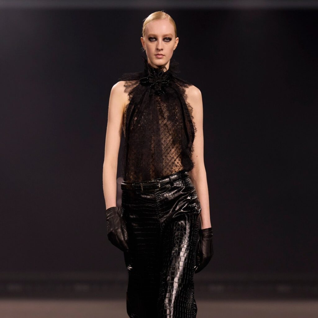 elie-saab-pfw-fw-26-rtw-r-ctsy-0004~2