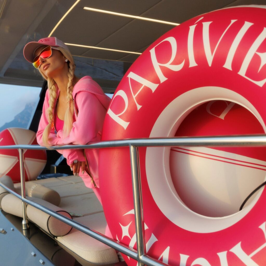 paris-hilton-parivie (2)