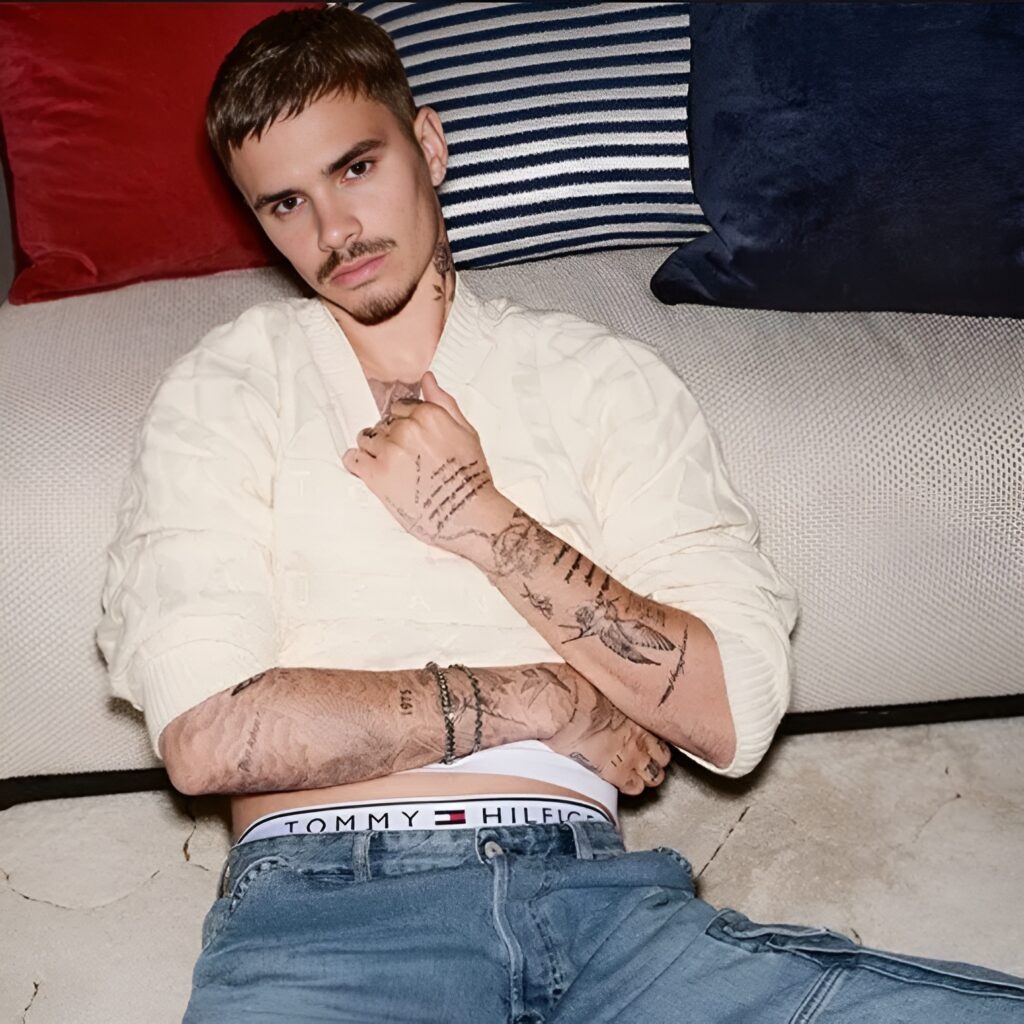Ο Romeo Beckham γίνεται το νέο πρόσωπο του denim της Tommy Hilfiger