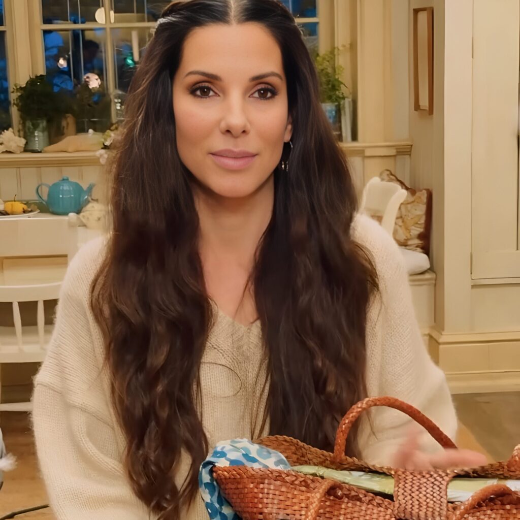 Sandra Bullock, τι έχεις στην τσάντα σου;