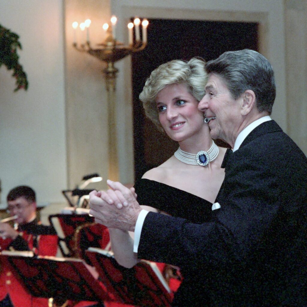 Diana: Η ζωή της, μέσα από τα ρούχα της