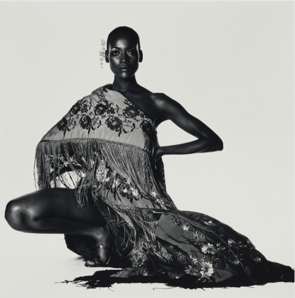 Irving Penn: Ο φακός που άλλαξε τη φωτογραφία μόδας