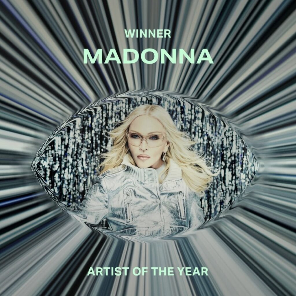 Η Βασίλισσα Madonna επέστρεψε στα VMAs για να θυμίσει σε όλους ποια είναι