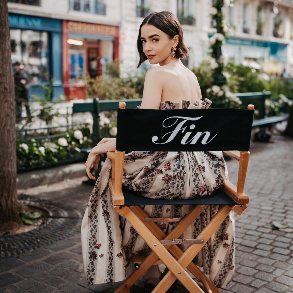 Η Emily μας αποχαιρέτησε φορώντας floral